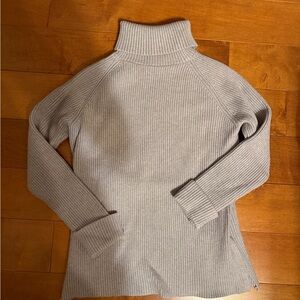 Magaschoni Gray Ribbed Turtleneck Sweater